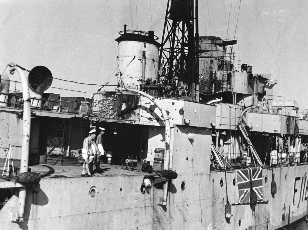 HMS Amethyst, efter aktion på Yangtze-floden, 20. april 1949 af Unbekannt