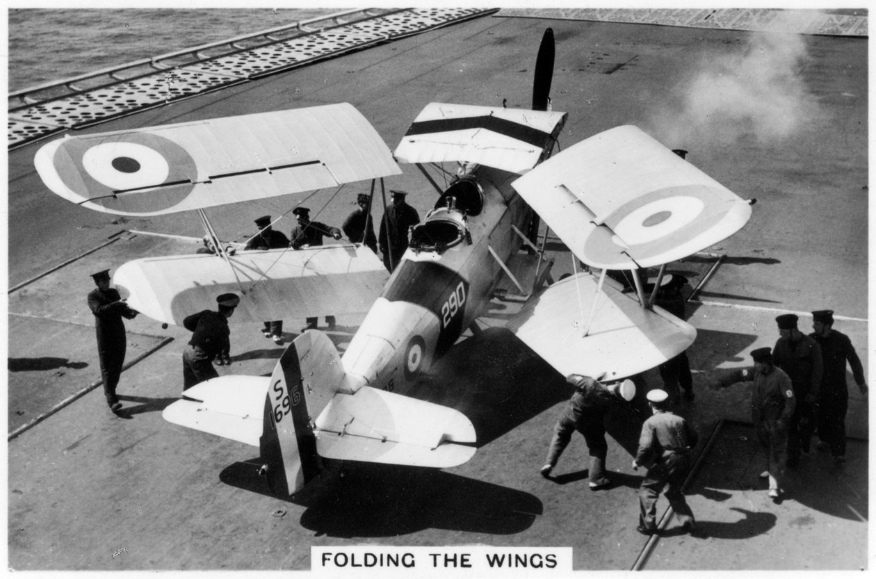 Hawker Osprey på dækket af hangarskibet HMS Eagle, 1937 af Unbekannt