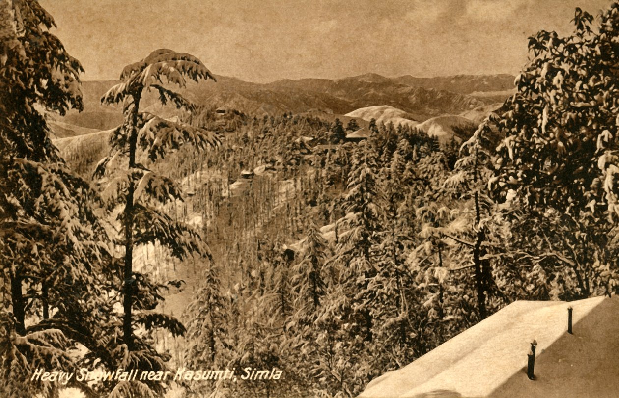 Kraftig snefald nær Kasumpti, Shimla, c1918-c1939. af Unbekannt