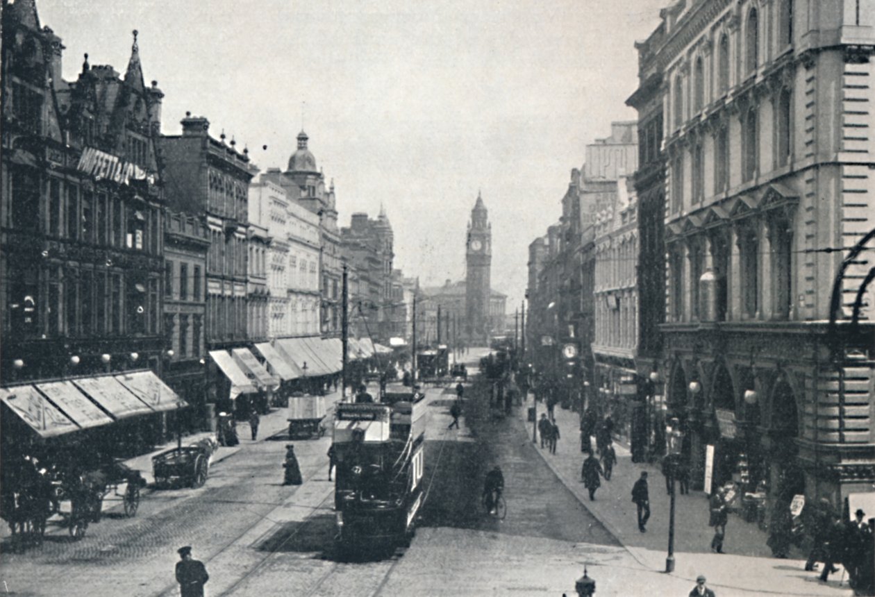 High Street, Belfast, viser Albert Memorial i det fjerne, 1917 af Unbekannt