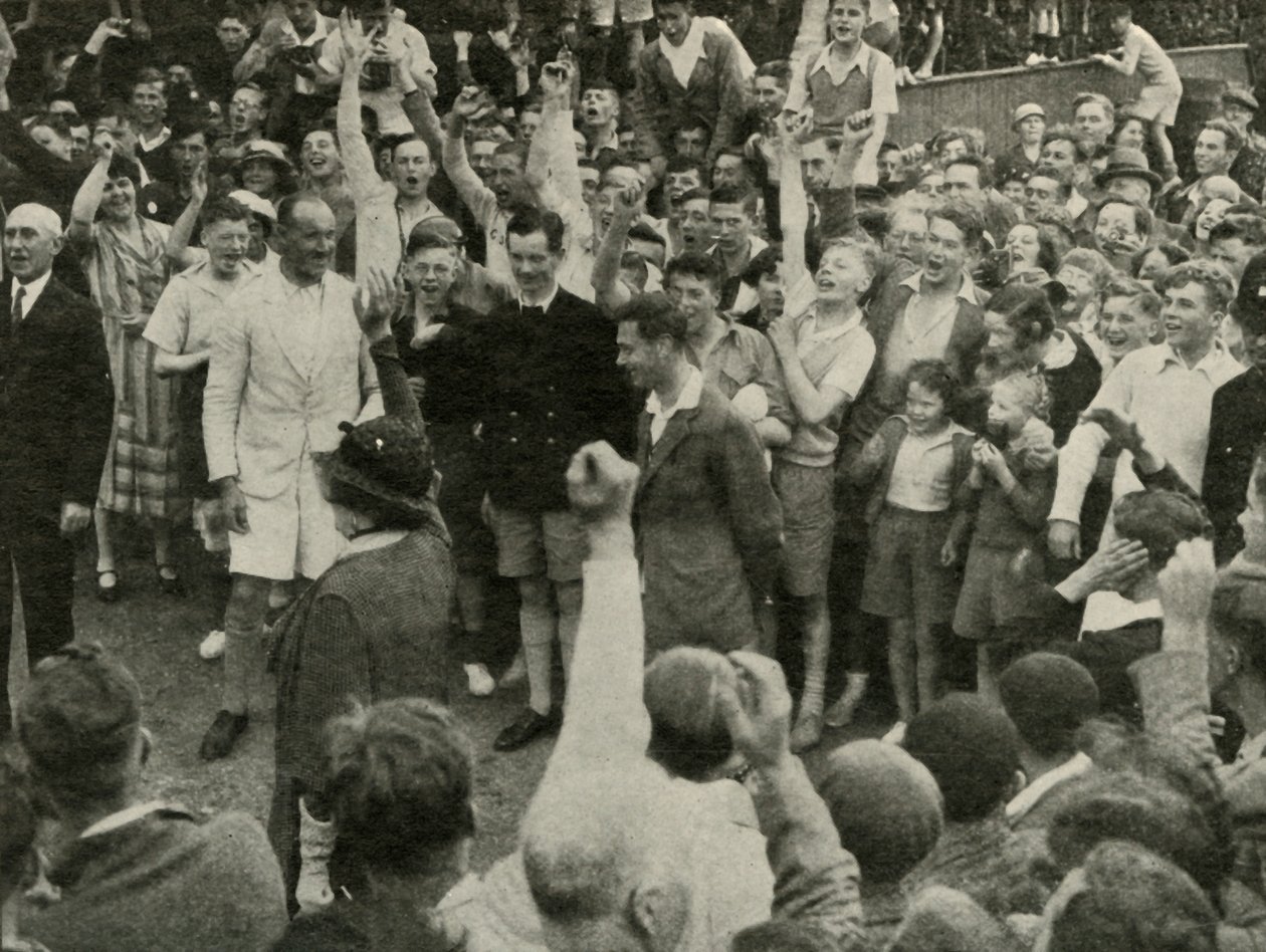 Hans Majestæt i His Boys Camp i Southwold, 1937. af Unbekannt