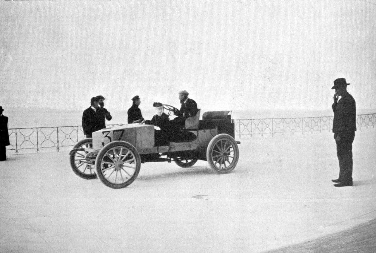 Hubert le Blon, i sin Gardner-Serpollet dampbil, Nice, 1903 af Unbekannt