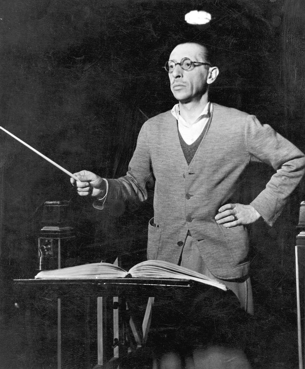 Igor Stravinsky, russisk-født komponist, c1920 af Unbekannt