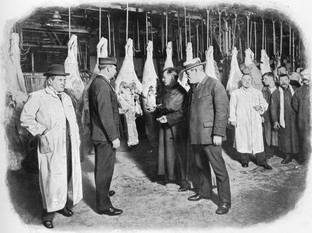 Inspicerer kød på Smithfield Market, City of London, c1903 1903 af Unbekannt
