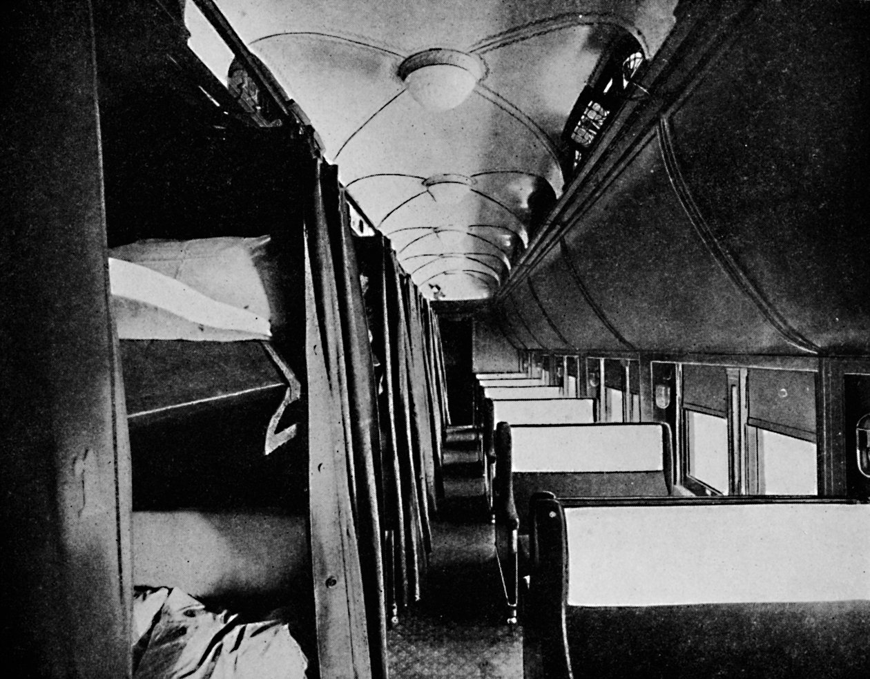 Interiør af Standard Sleeper, Canadian Pacific Railway, 1926 af Unbekannt