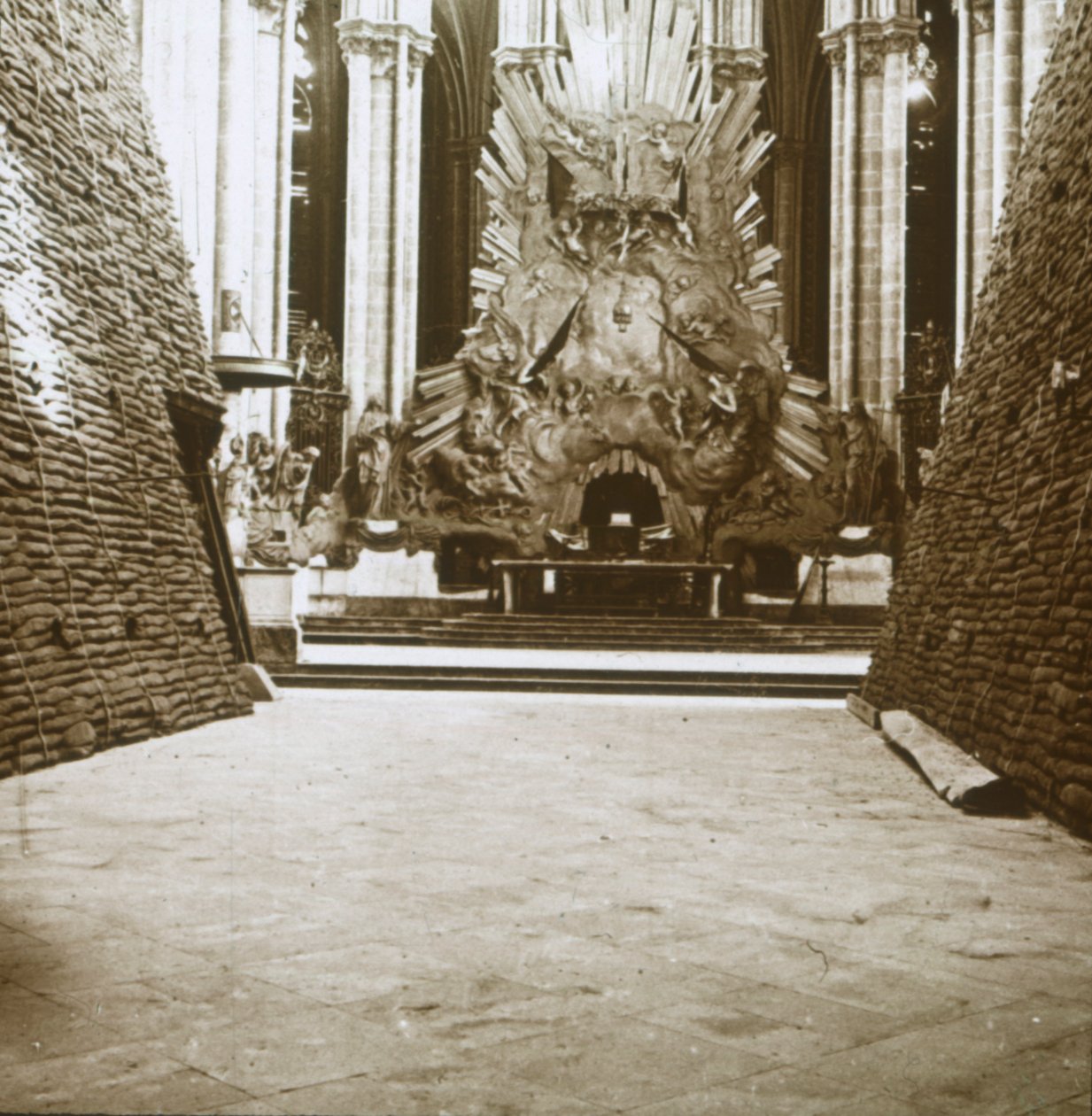 Interiør af katedralen, Amiens, Nordfrankrig, c1914-c1918 af Unbekannt
