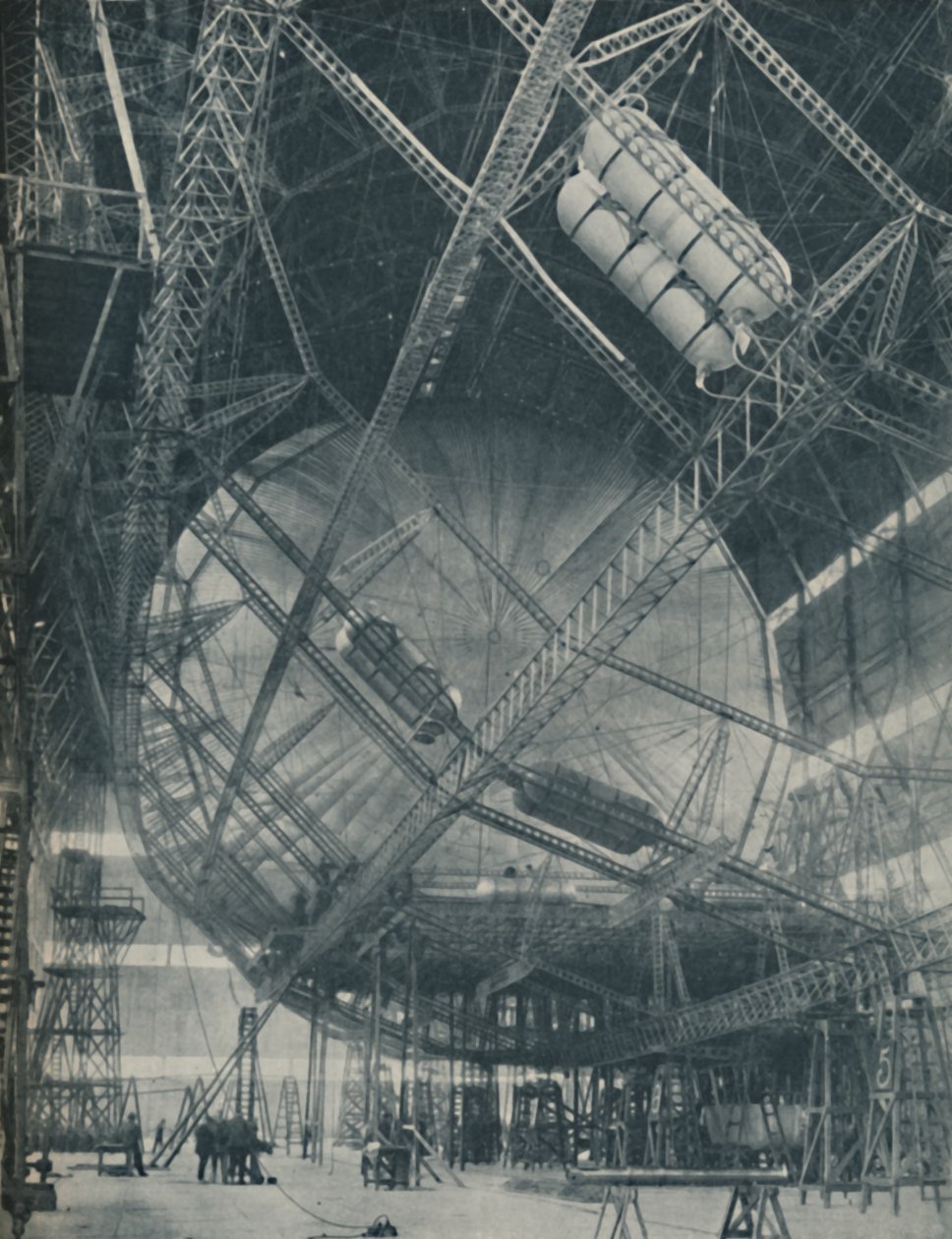 Forviklinger af Framework og Cylinder: R101 in the Making, c1935 af Unbekannt