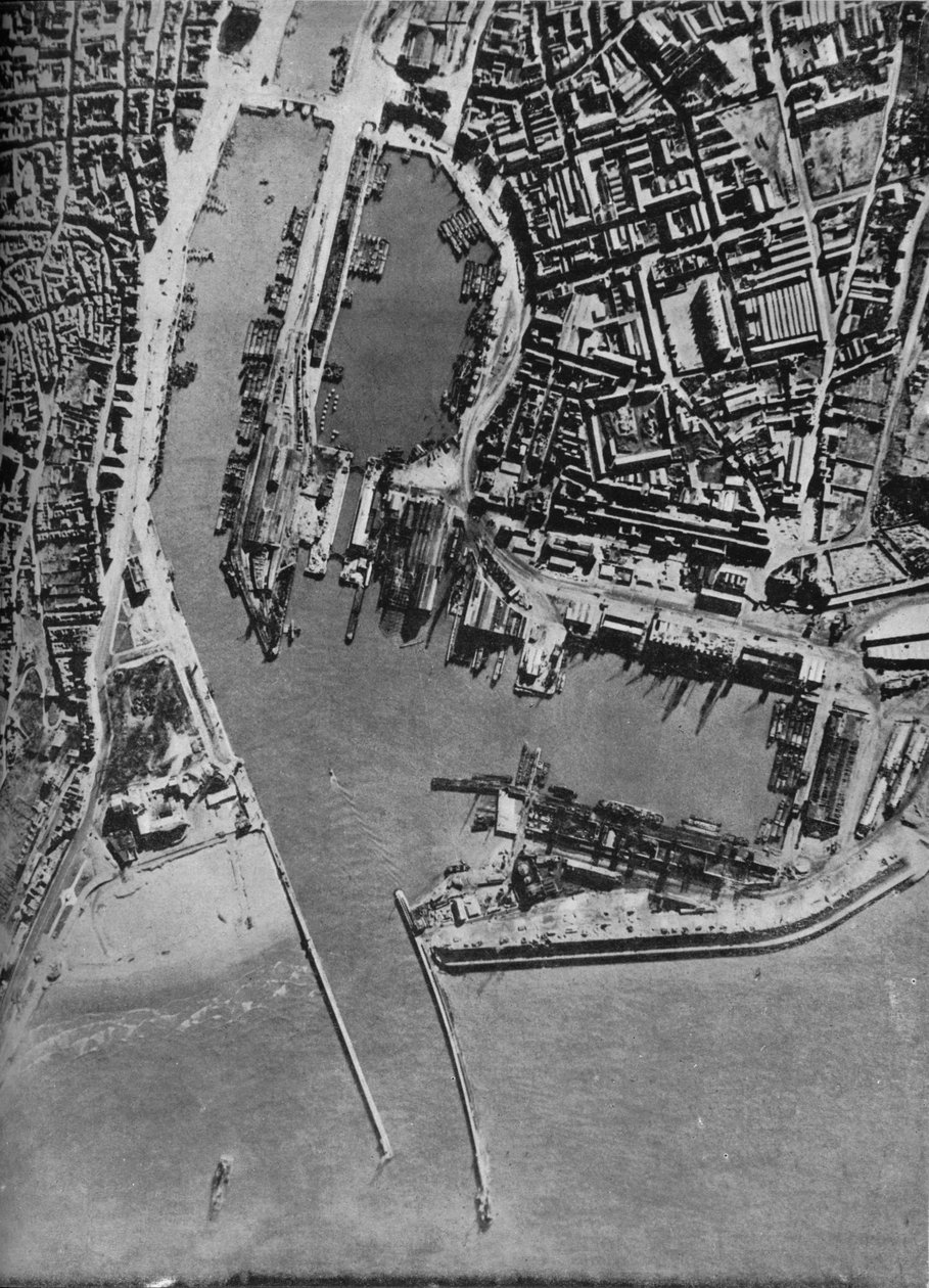 Invasionspramme samlet i Boulogne havn, Frankrig, 1940 1943. af Unbekannt