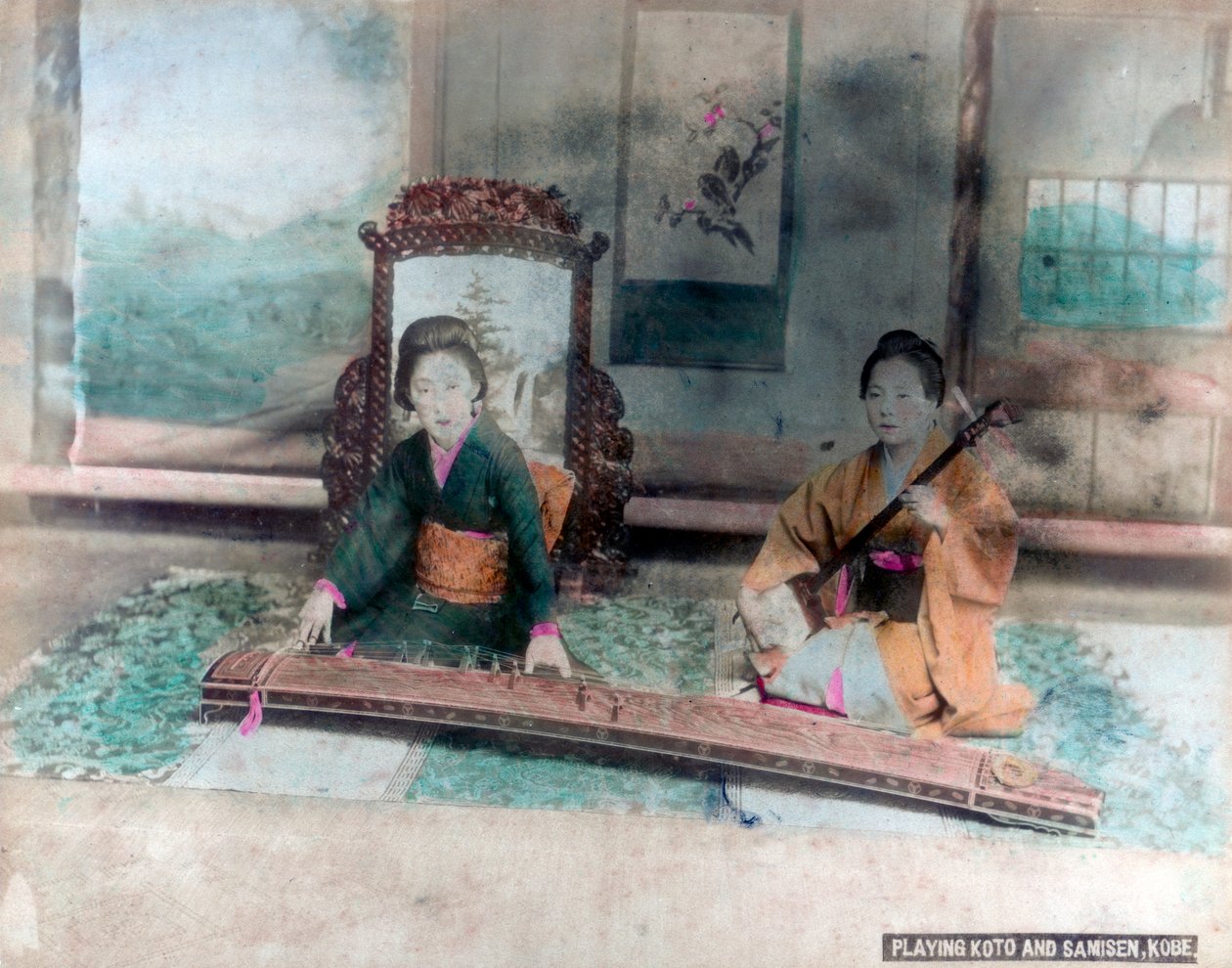 Japansk musik: kvinder, der spiller Koto og Samisen, Kobe, Japan af Unbekannt