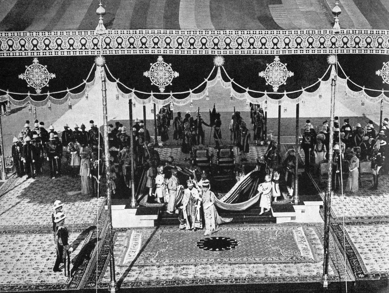 Kong George V 1865-1936 og Queen Mary 1867-1953 ved Delhi Durbar, Indien, 1911 1936 af Unbekannt