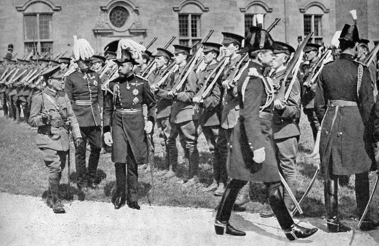 King George V 1865-1936 inspicerede OTC på Bangor University College, c1920