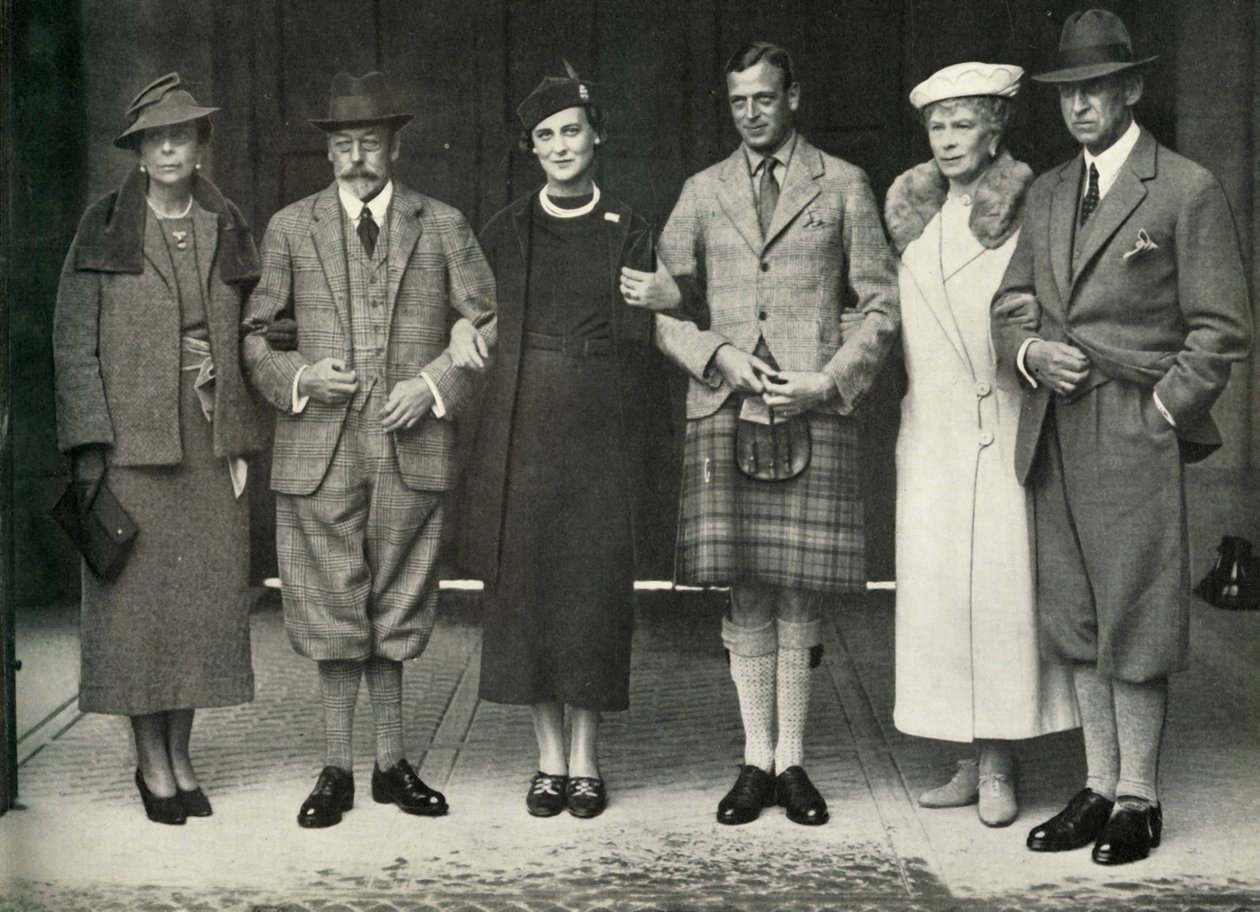 King George V, Queen Mary, Prince George, Princess Marina ... ved Balmoral i 1934, 1951. af Unbekannt