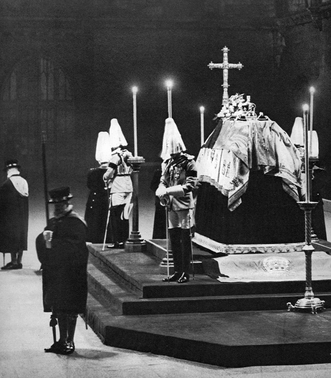 Kong George V liggende i staten i Westminster Hall, London, januar 1936 af Unbekannt