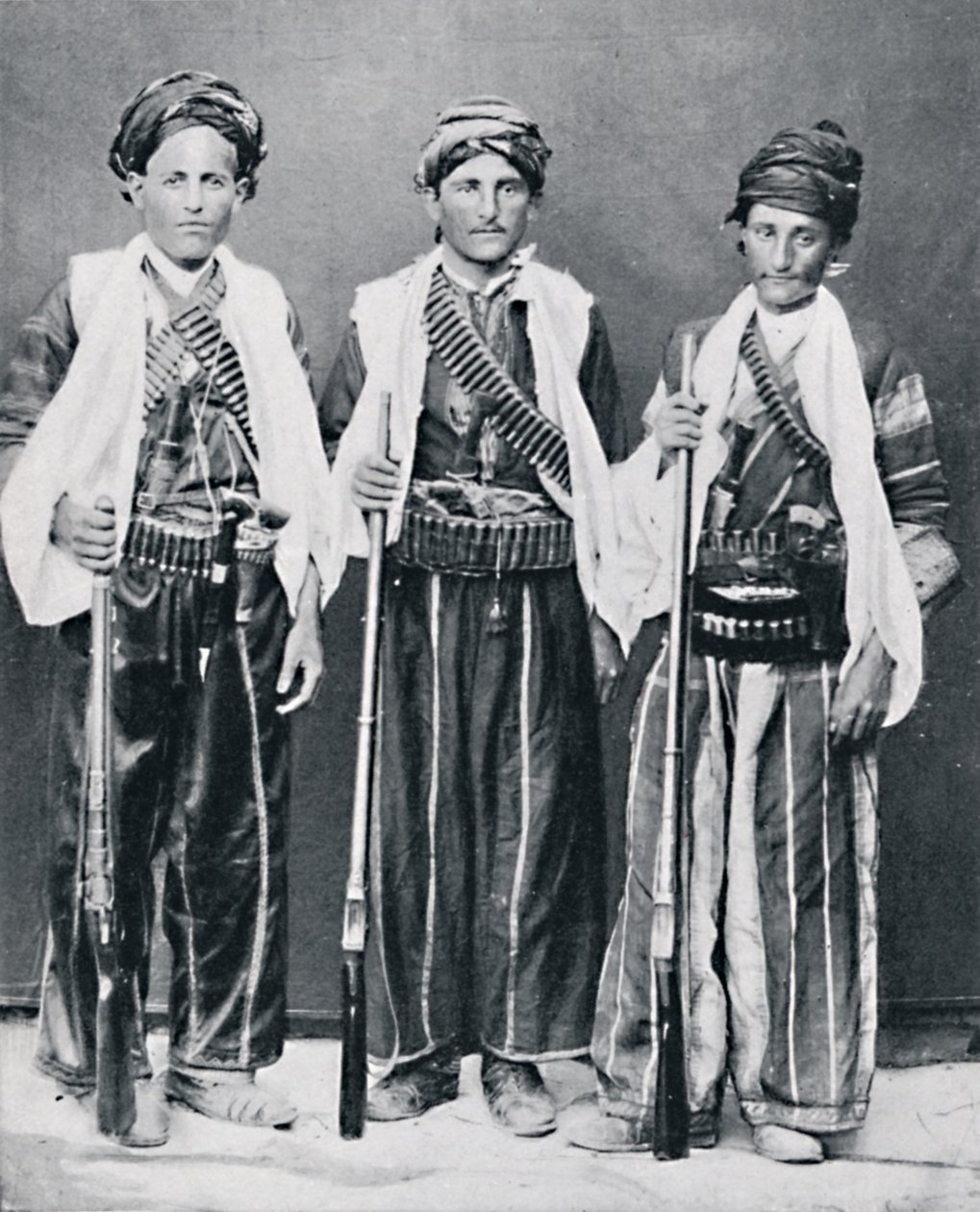 Kurdiske bjergbrigander, Armenien, 1902 af Unbekannt