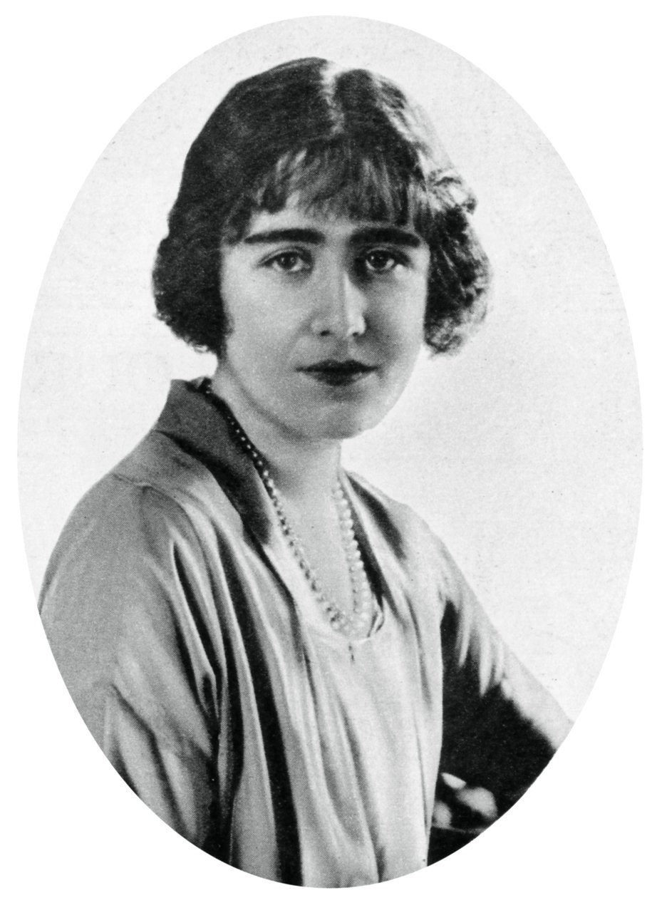 Lady Elizabeth Bowes-Lyon i 1923, 1937 af Unbekannt