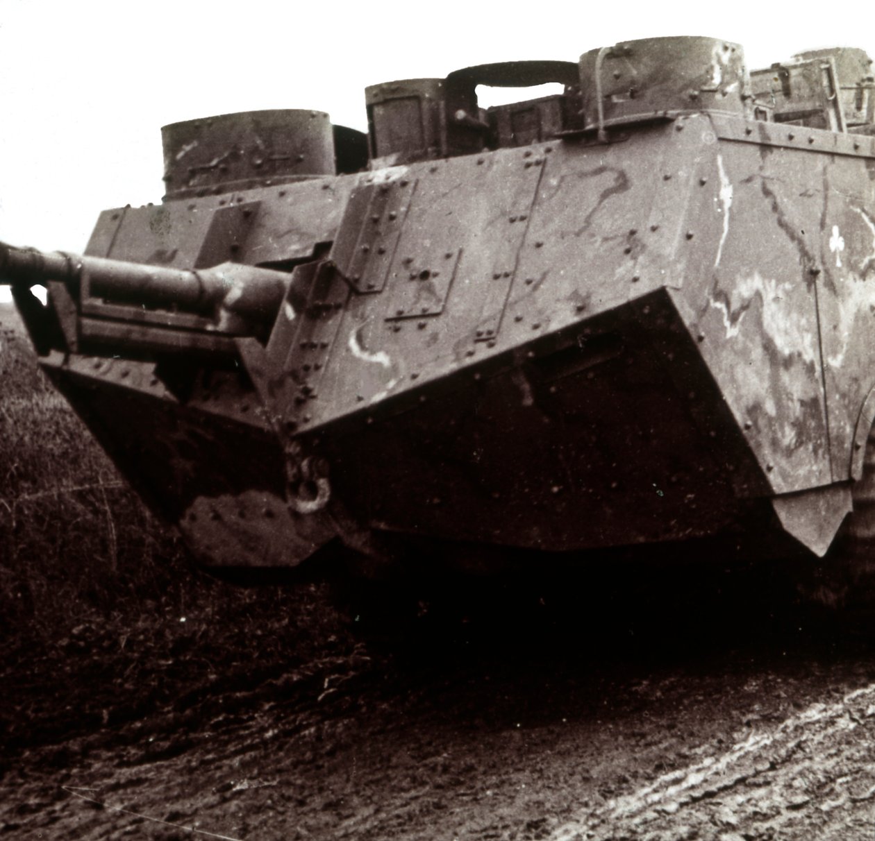 Stor tank på farten, c1914-c1918 af Unbekannt