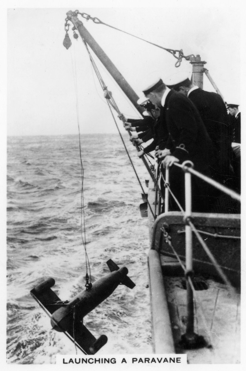 Affyring af en paravane fra slagskibet HMS Rodney, 1937 af Unbekannt