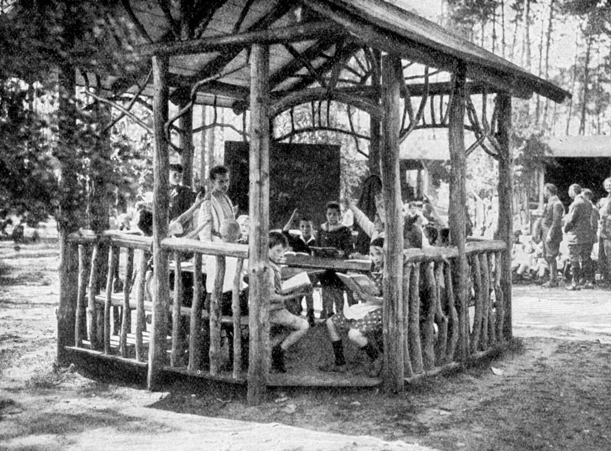 Læring i Charlottenburg-skoven, Berlin, Tyskland, 1922 af Unbekannt
