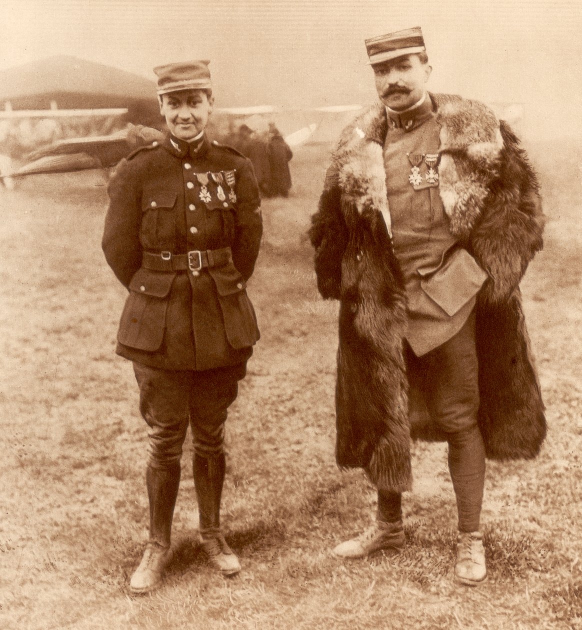 Løjtnant Georges Guynemer og kaptajn Felix Brocard, franske jagerpiloter, 5. februar 1916 af Unbekannt