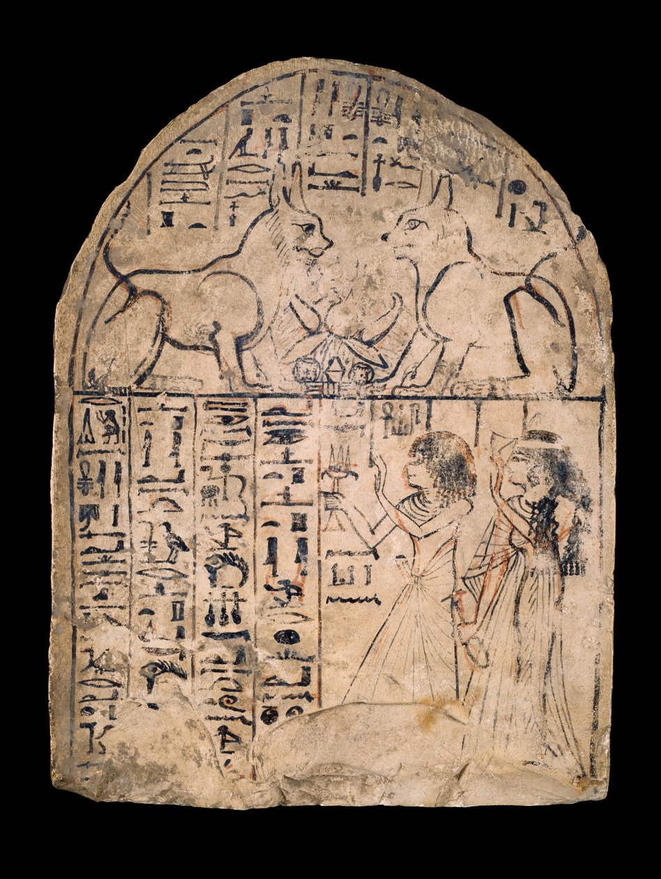 Kalkstensstela, der skildrer tilbedelsen af de guddommelige katte i Re og Atum, XIX. dynasti c1292-c1190 af Unbekannt