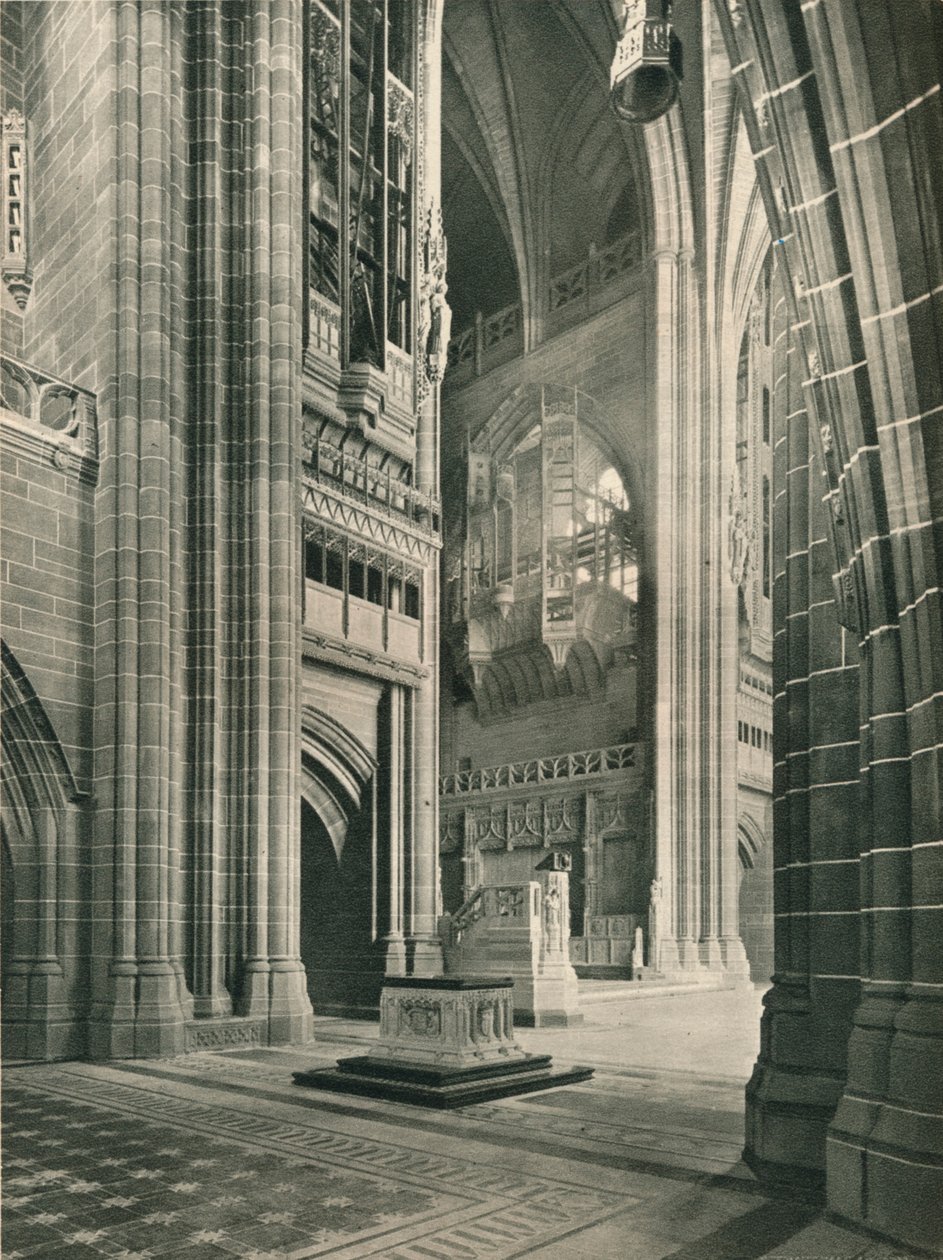 Liverpool Cathedral: Generel udsigt fra Memorial Transept. Arkitekt, Sir G. Gilbert Scott, 1924 af Unbekannt