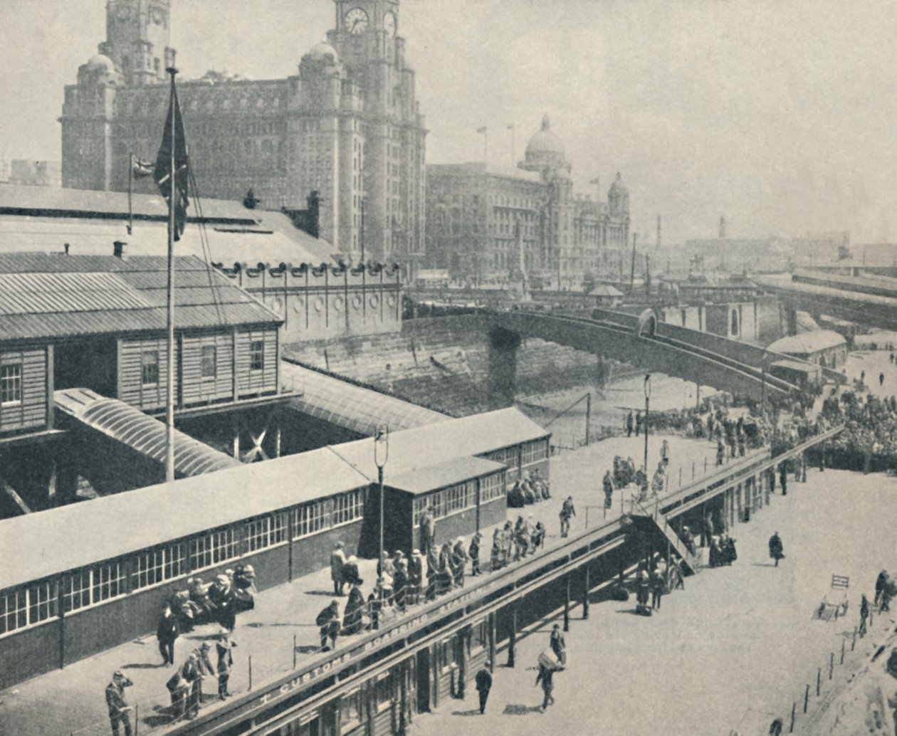 Liverpool Landing Stage er en af de mest interessante flodfronter i Storbritannien, 1937 af Unbekannt