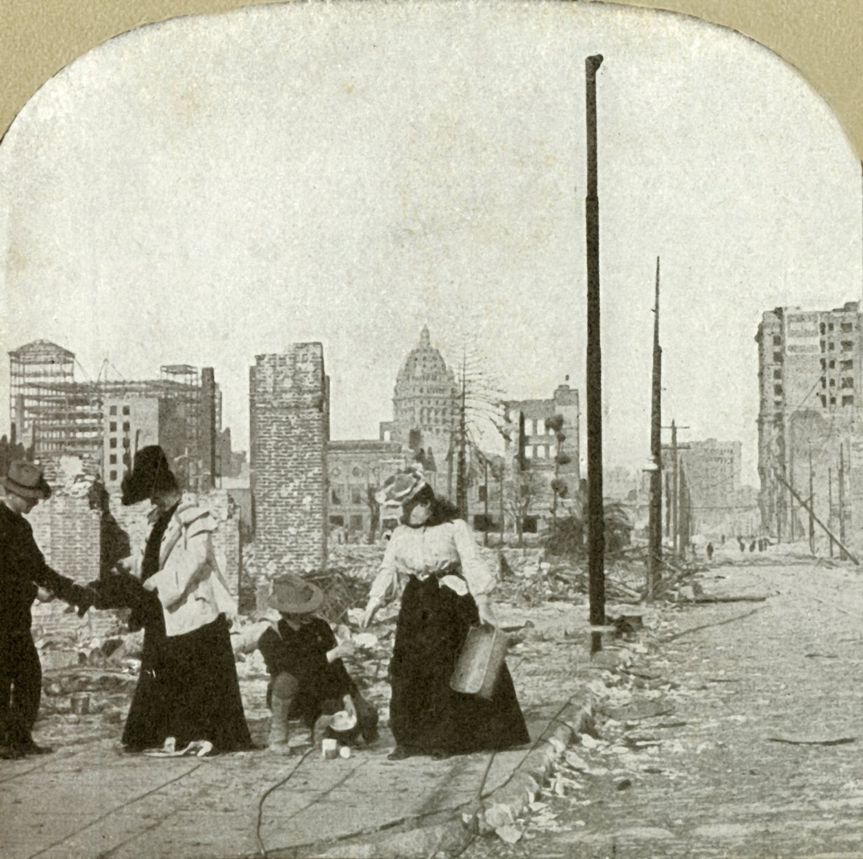 Kigger mod øst fra hjørnet Ellis og Jones - Høj bygning, The San Francisco Call, 1906. af Unbekannt