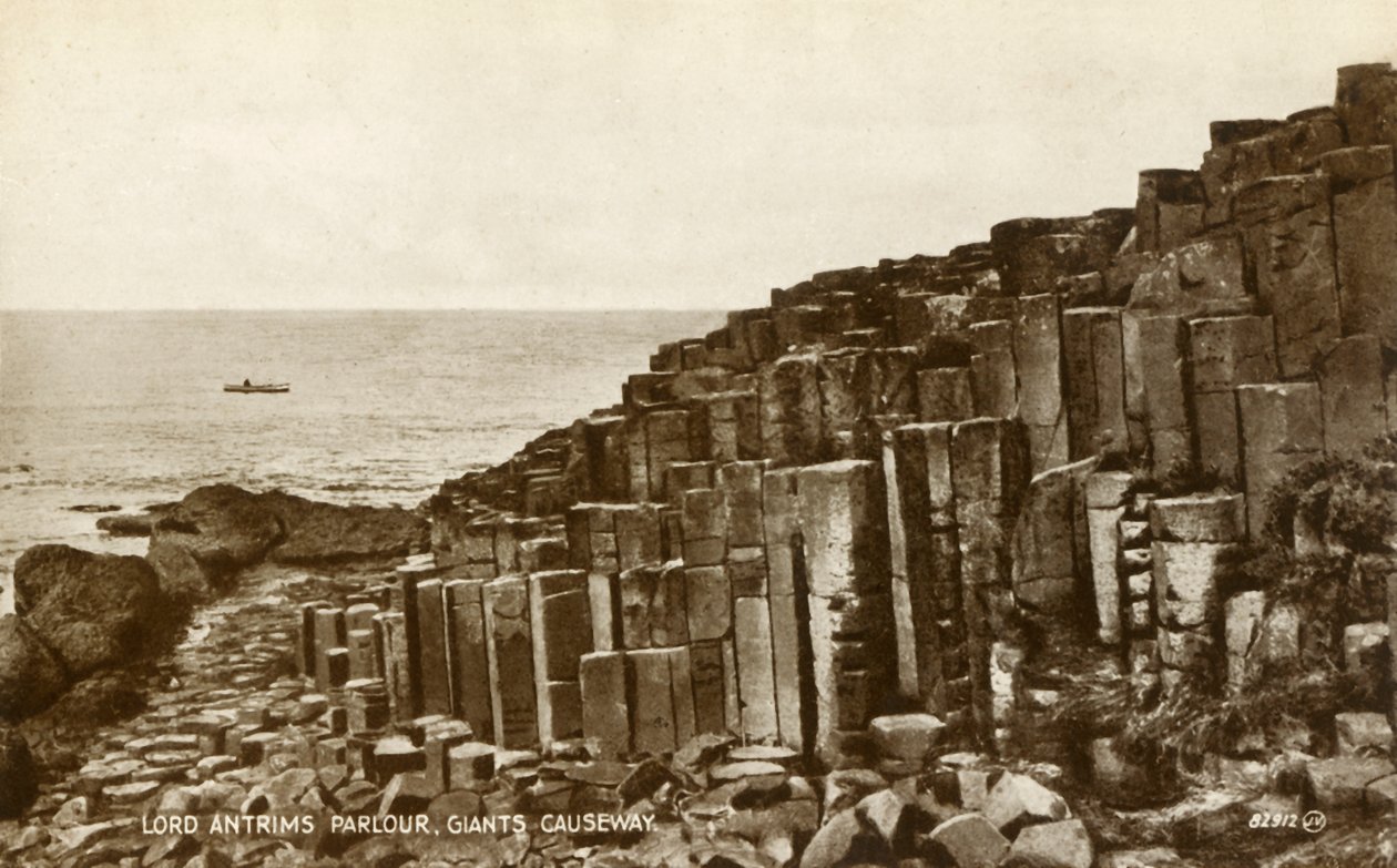 Lord Antrims Parlour, Giants Causeway, slutningen af det 19.-begyndelsen af det 20. århundrede. af Unbekannt
