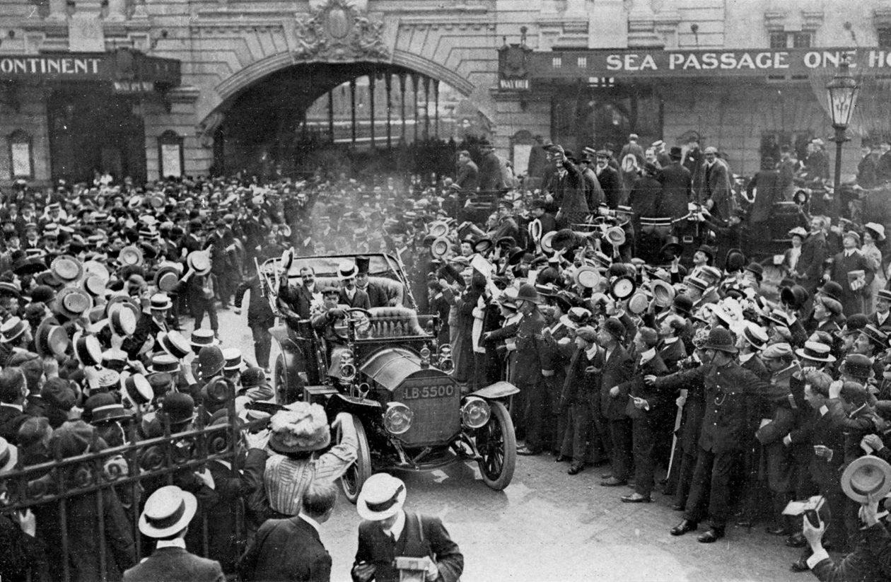 Louis Blériot på vej til Savoy Hotel, London, 25. juli 1909 af Unbekannt