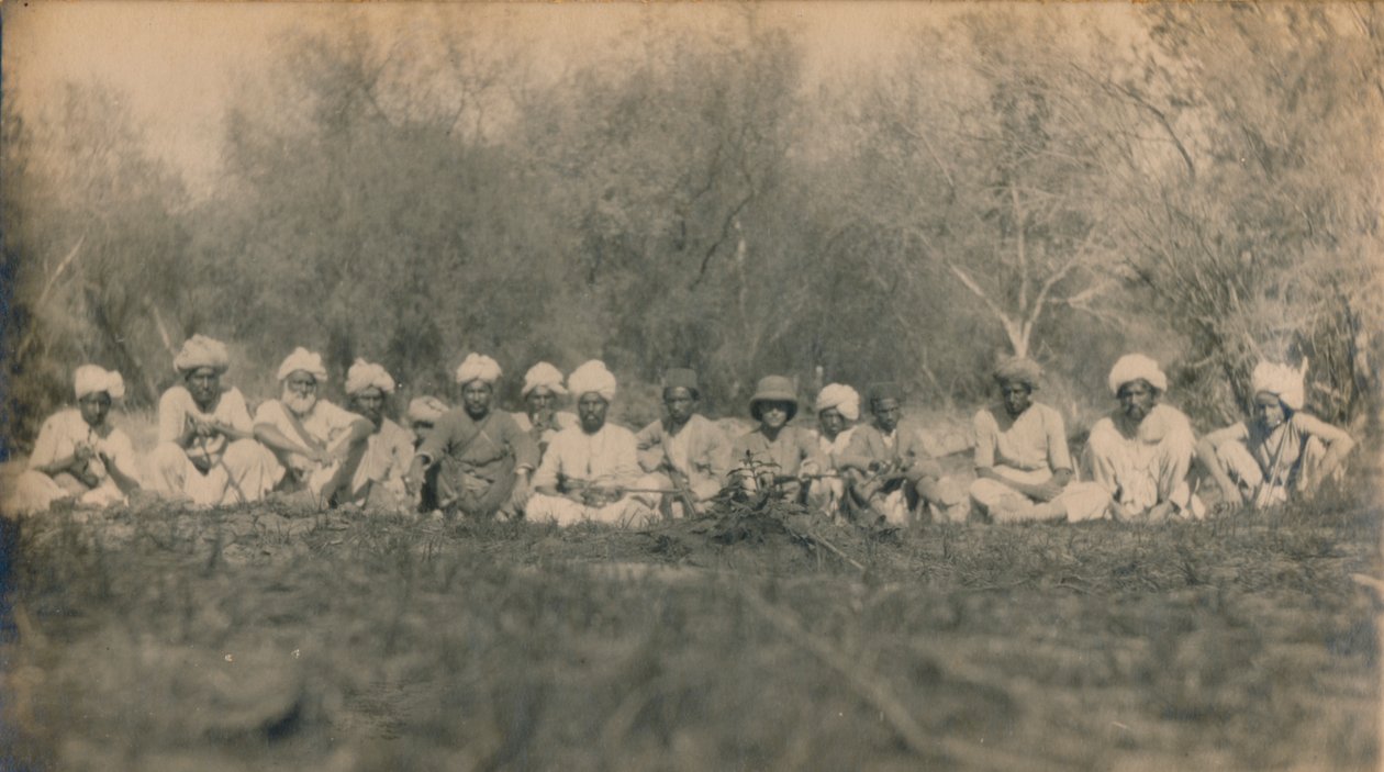 Løjtnant Smith & Beaters - Budhapur Tigerhunt, 1922 af Unbekannt