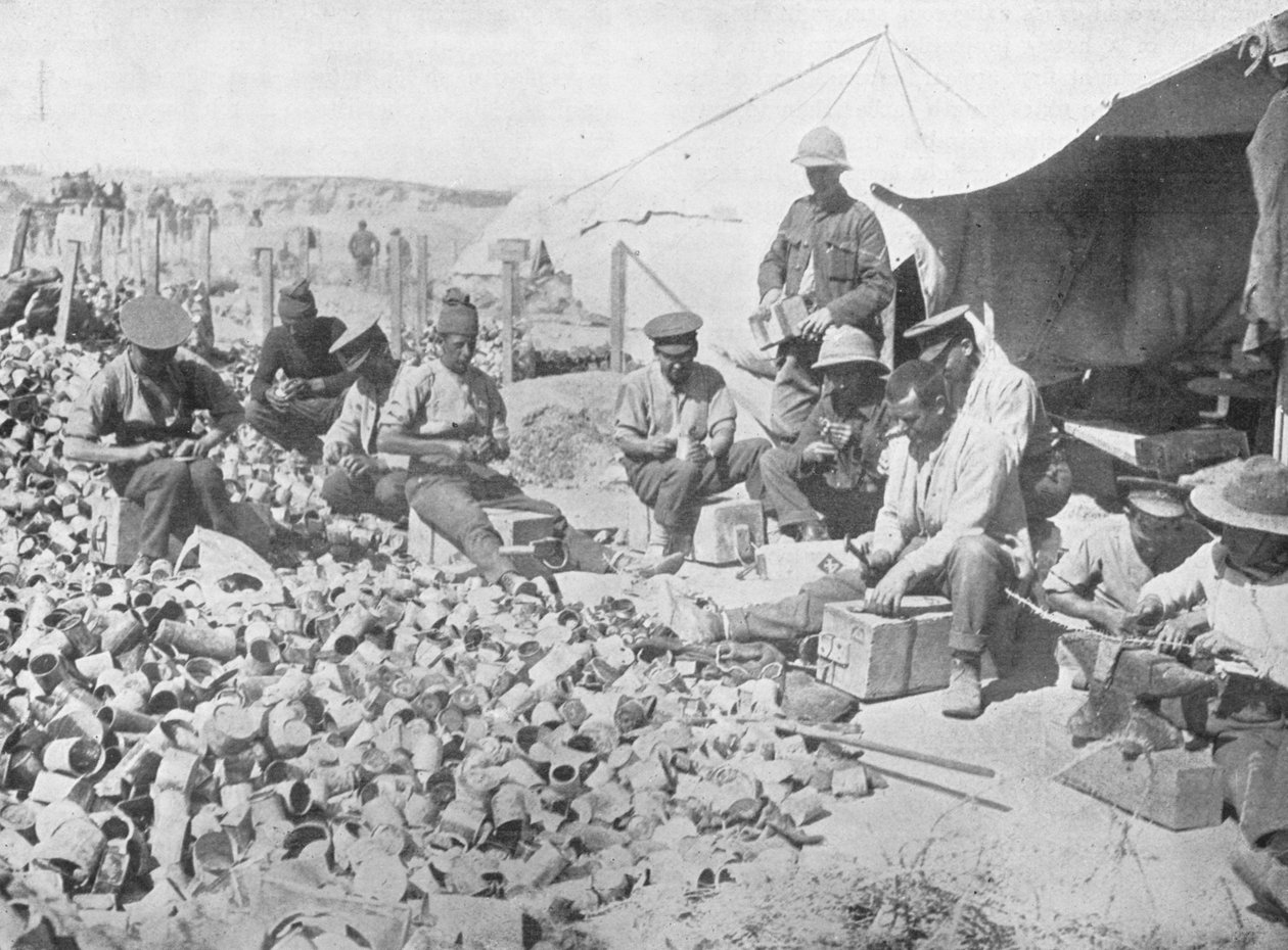 Fremstilling af bomber af blikdåser i Gallipoli, 1915 af Unbekannt
