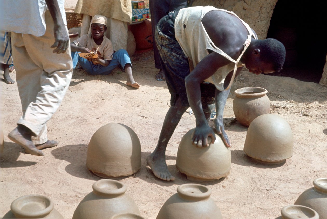 Fremstilling af gryder uden hjul, Nigeria, c1966 af Unbekannt