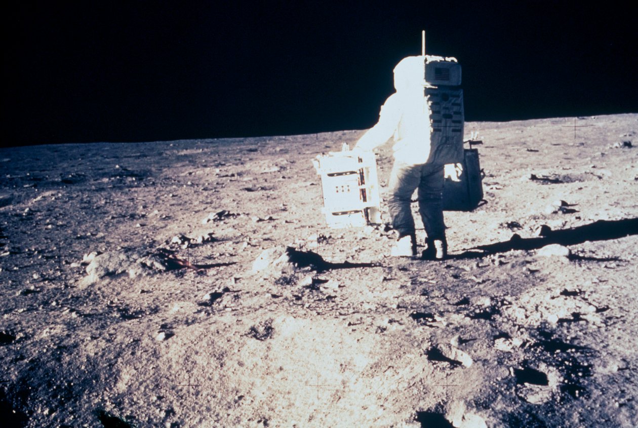 Bemandet rumflyvning, USA, Apollo 11 Apollo 11-astronaut Edwin ÔBuzzÕ Aldrin, på månen af Unbekannt