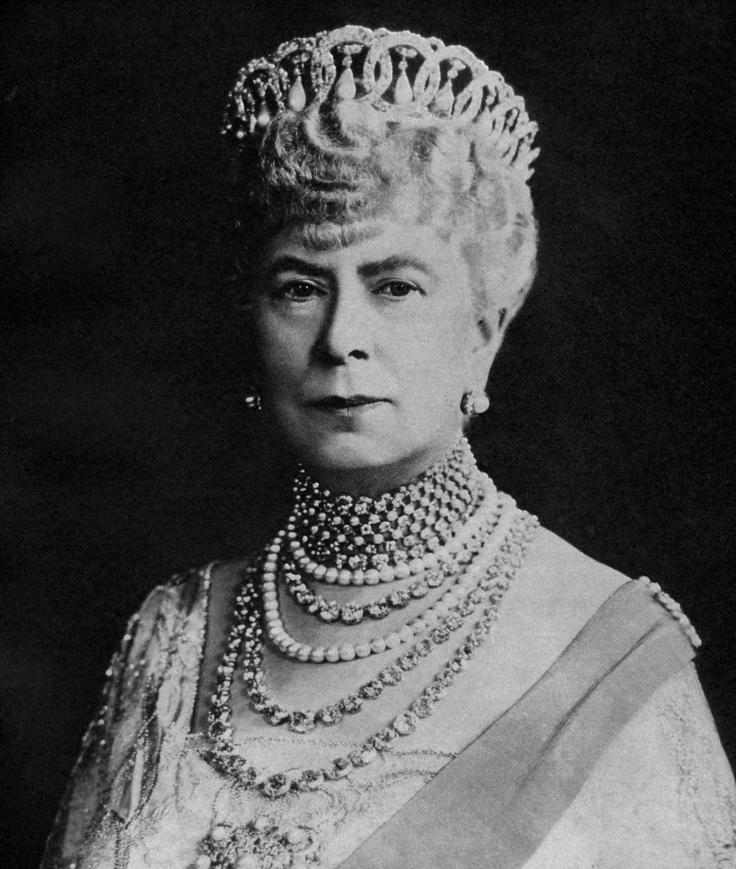 Mary of Teck, Dronningkonsort af George V af Det Forenede Kongerige, c1936. af Unbekannt
