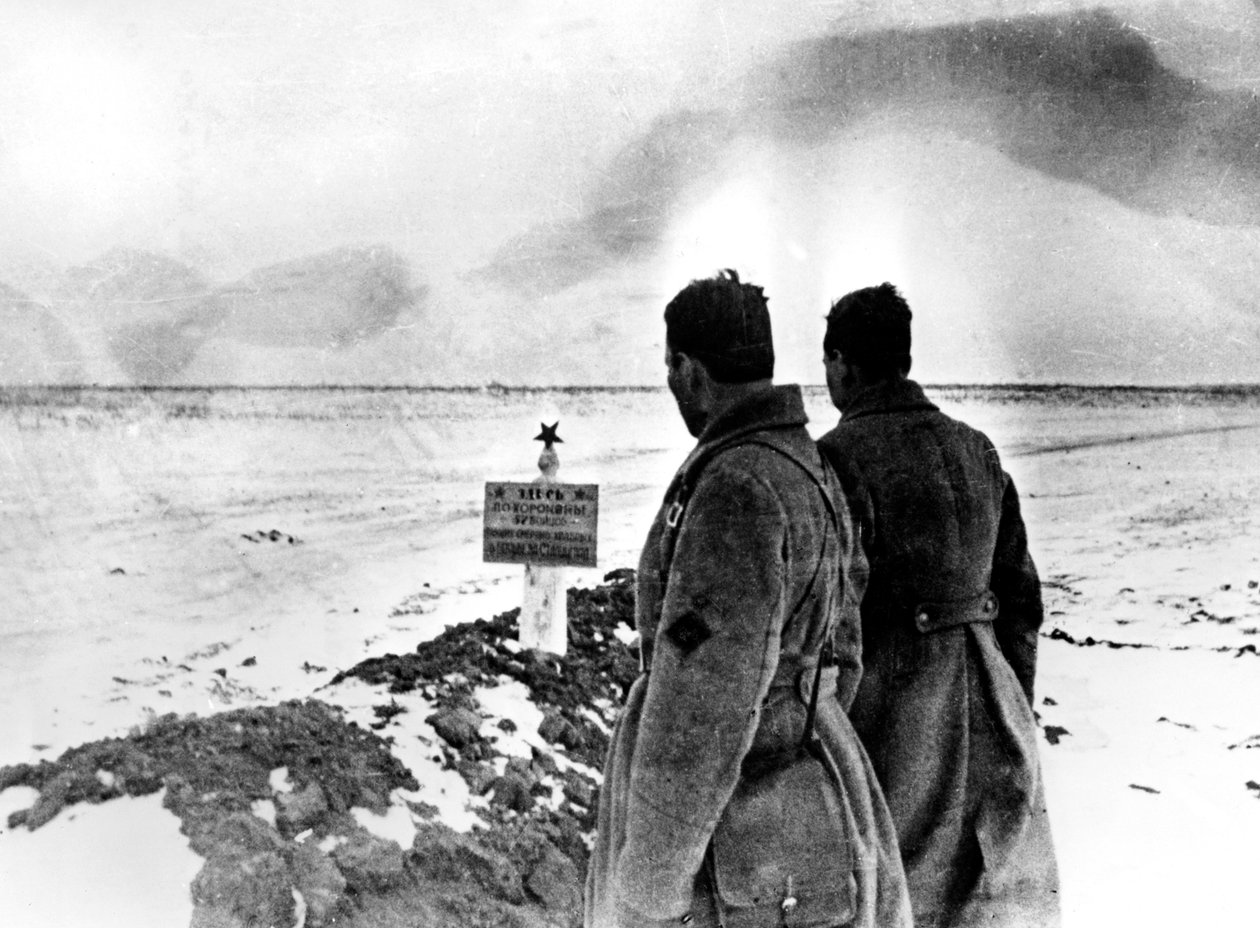 Russiske soldaters massegrav, Stalingrad-fronten, Rusland, januar 1943 af Unbekannt