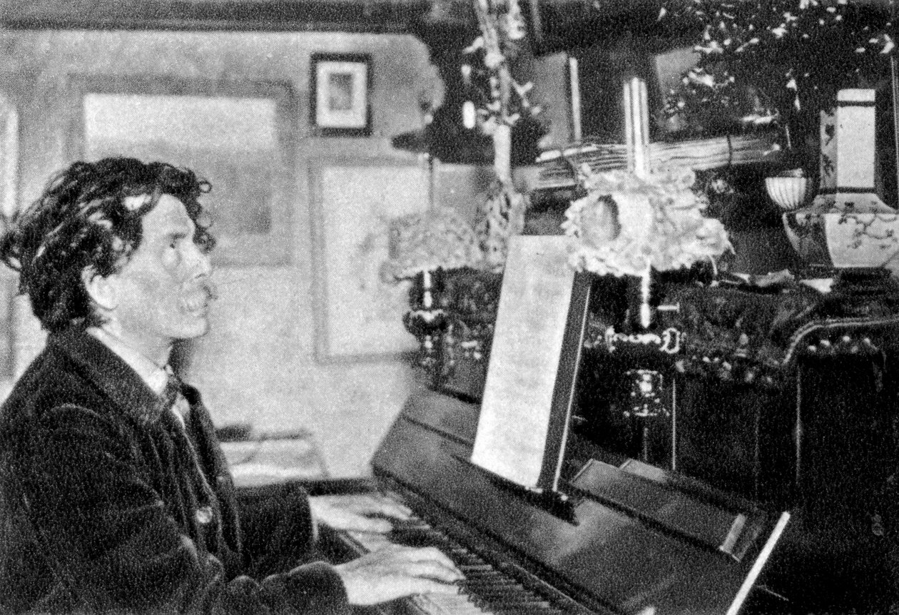 Maurice Rollinat, fransk digter, spiller klaver, 1902 af Unbekannt
