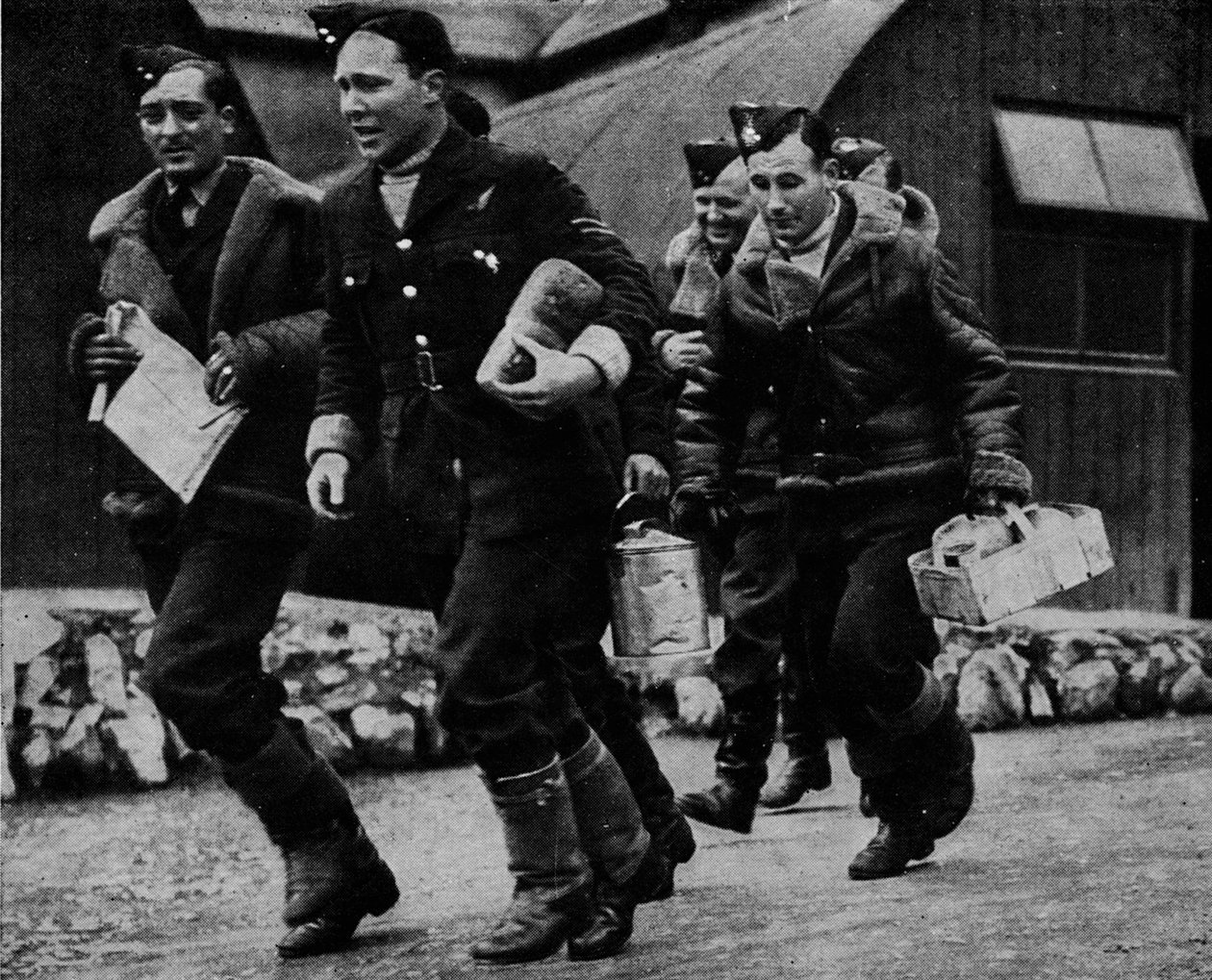 Medlemmer af RAF klar til indsats under Anden Verdenskrig, c1940 1943 af Unbekannt