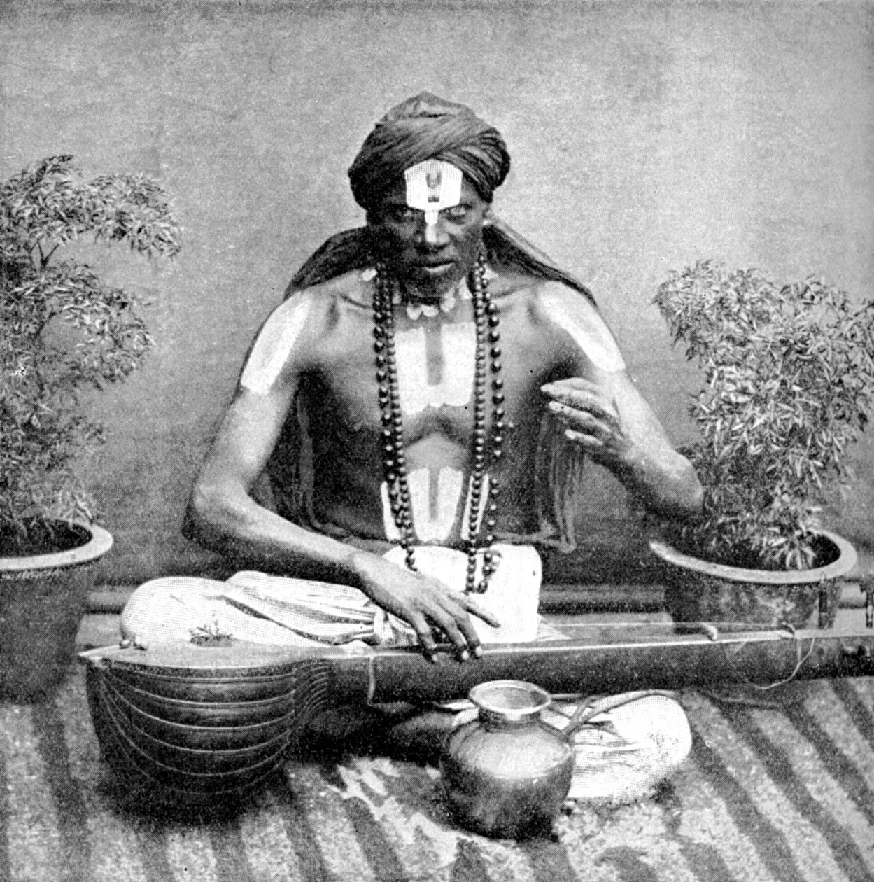 Bugdom adopteret i navnet Vishnu, Indien, 1922 af Unbekannt