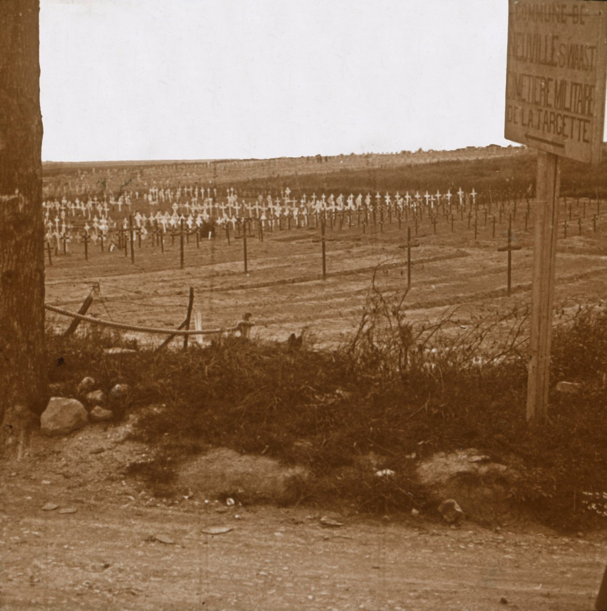 Militærkirkegård, Neuville-Saint-Vaast, Nordfrankrig, c1914-c1918 af Unbekannt