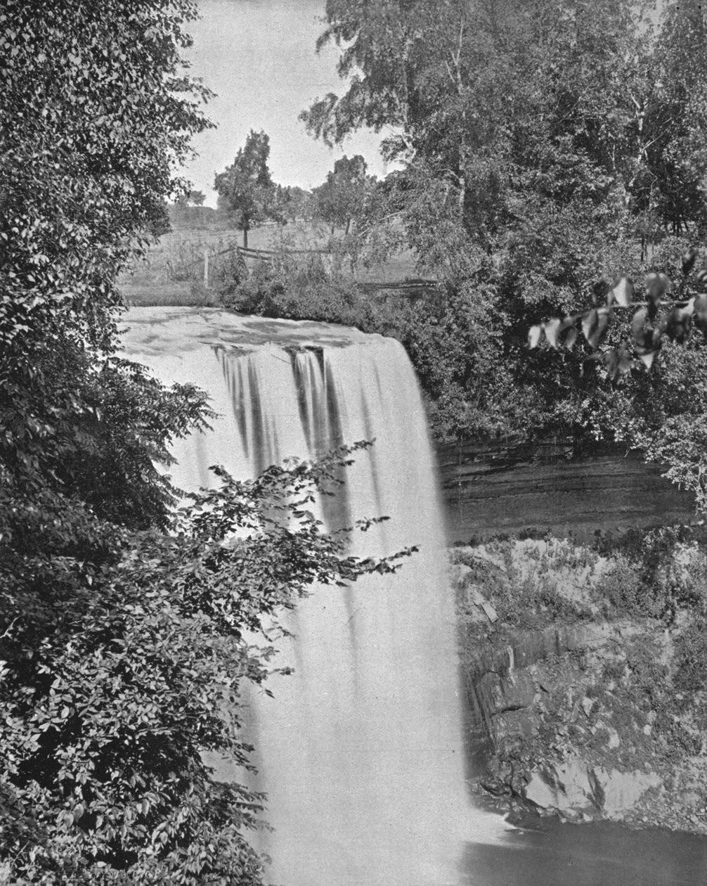 Minnehaha Falls, Minneapolis, Minnesota, USA, c1900. af Unbekannt