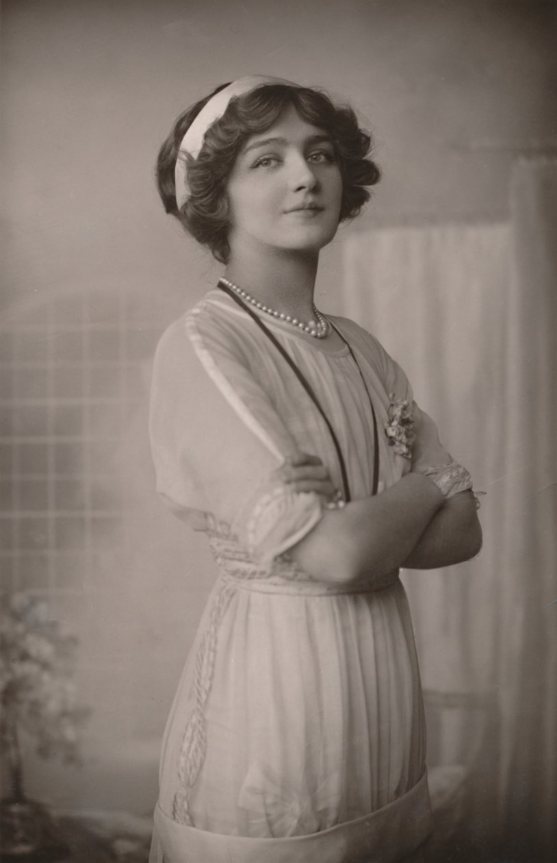 Miss Lily Elsie, 1886-1962, som Alice in the Dollar Princess., c1930. af Unbekannt