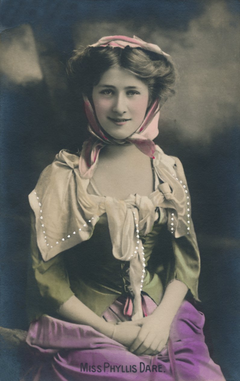 Miss Phyllis Dare, c1930. af Unbekannt