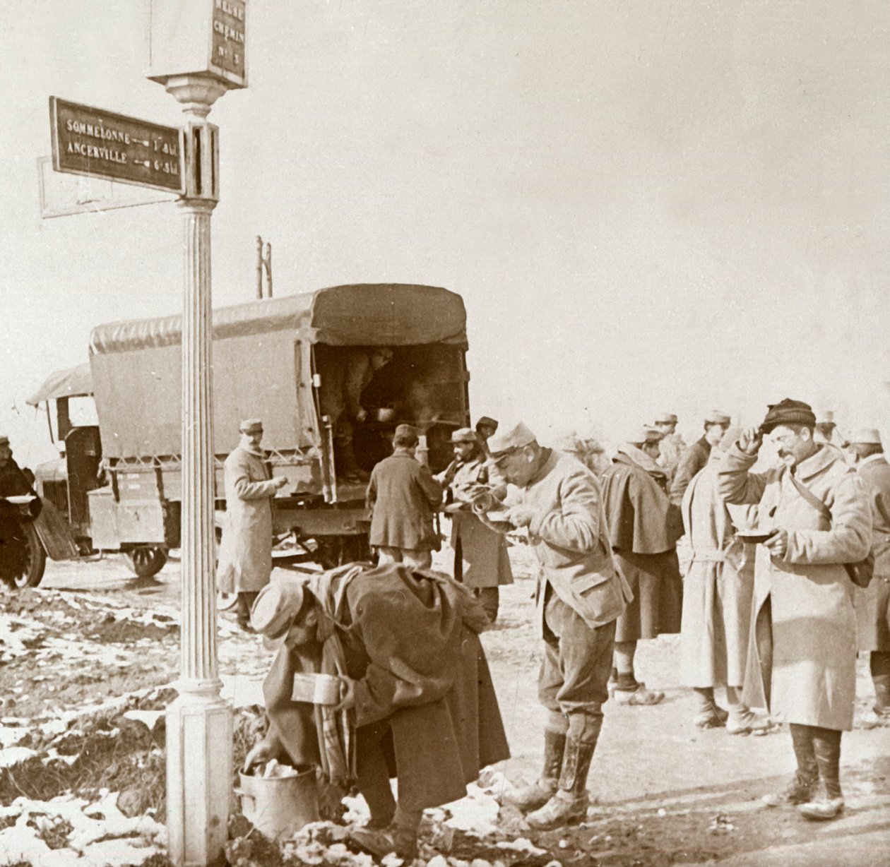 Mobilt køkken på Voie Sacrée, Verdun, Nordfrankrig, c1914-c1918. af Unbekannt