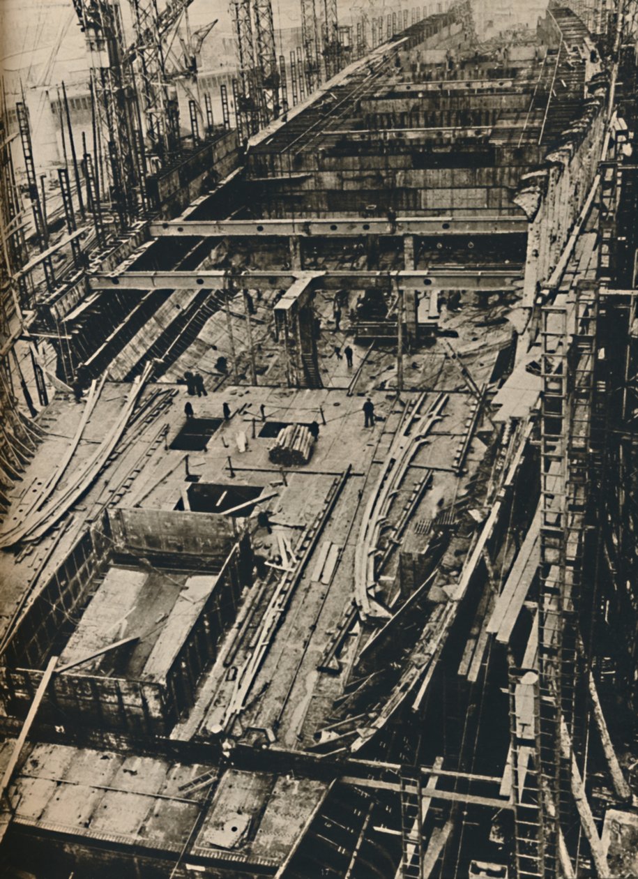Mere end 1.000 fod lang. Shell of Queen Mary i begyndelsen af byggeriet, 1930-1934, 1936 af Unbekannt