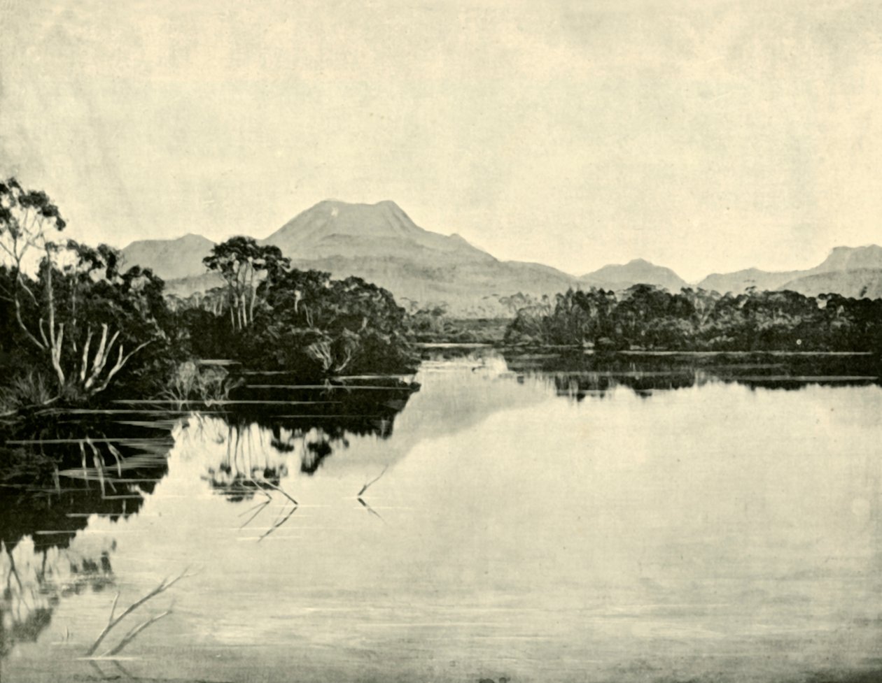 Mount Gould, Du Cane Range, Narcissus River, Lake St. Clair, 1901. af Unbekannt