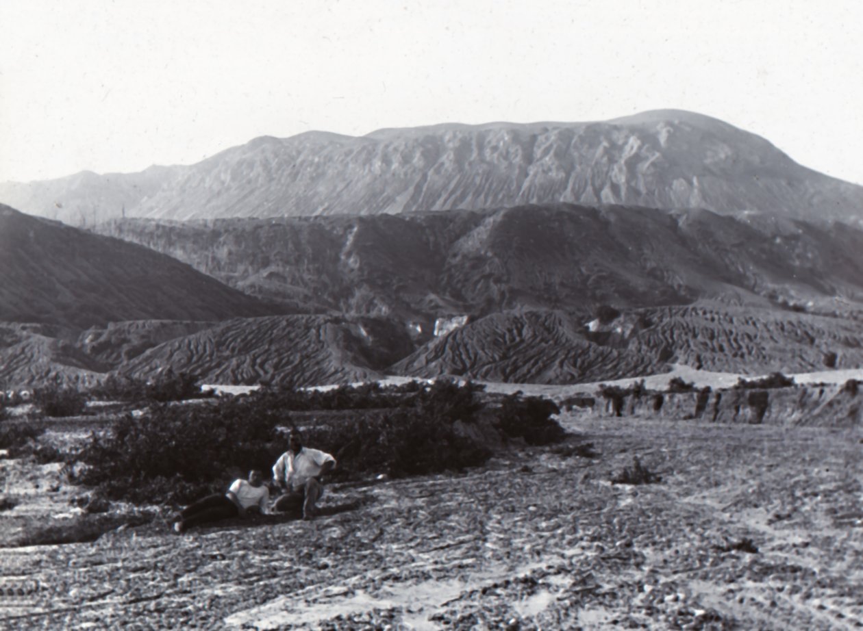 Mount Tarawera, slutningen af det 19.-begyndelsen af det 20. århundrede. af Unbekannt