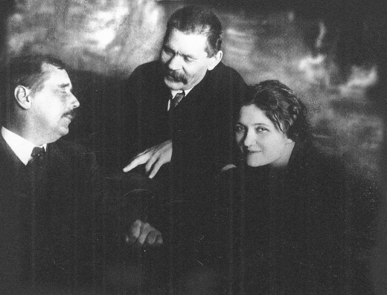 Moura Budberg med Herbert George Wells og Maxim Gorky i Petrograd, 1920 af Unbekannt