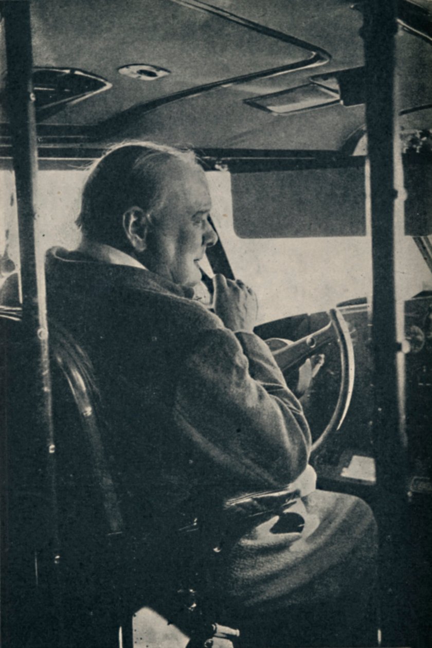 Mr. Churchill med R.A.F. - ved betjeningen af flyvebåden Berwick, 1942, 1945. af Unbekannt