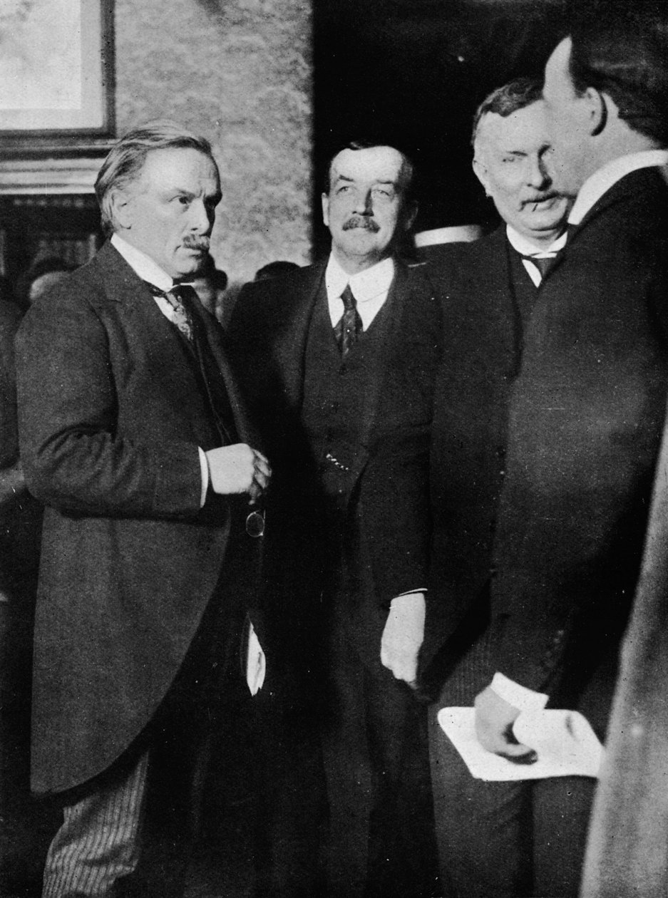 Mr. Lloyd George, Mr. Runciman og Mr. Henderson på Park Hotel, Cardiff, efter deres interview af Unbekannt