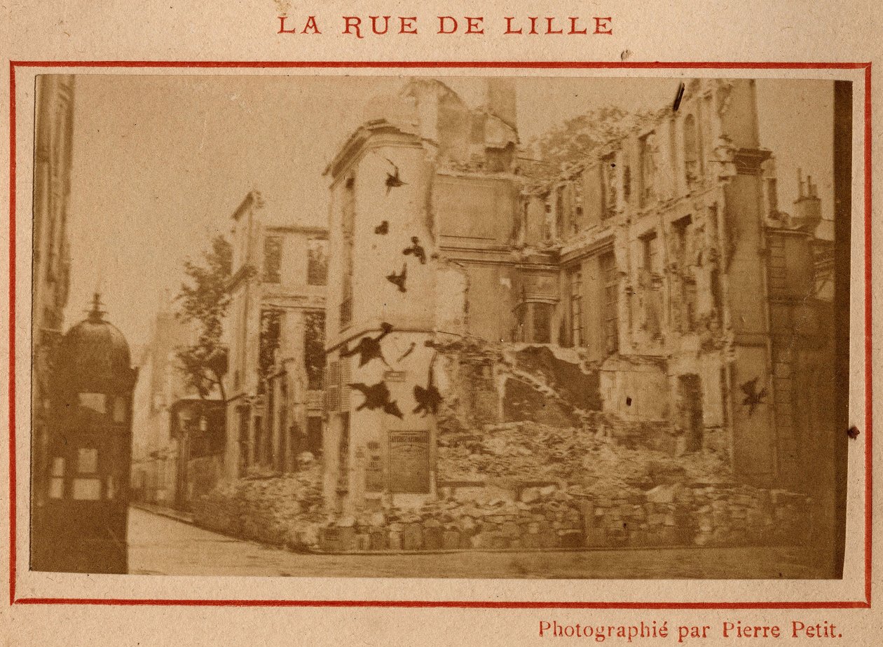 Paris kommune (1871): udsigt over bygningerne ødelagt i rue de Lille i Paris i maj 1871. Foto af Pierre Pepetit. Tryk på pap, Dim. 9x5,4 cm af Unbekannt